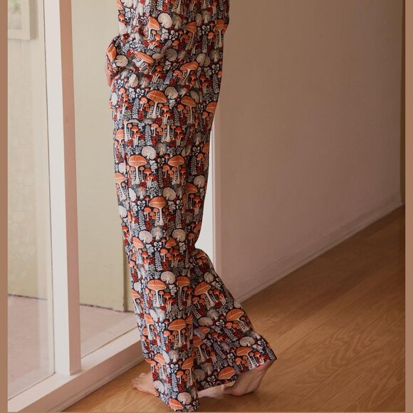 By Anthropologie Flannel Pajama Bottoms Mushroom Print Small - Picture 2 of 10